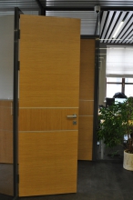 Высокая офисная дверь с молдингами - arealdv.ru - Екатеринбург
